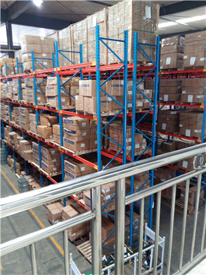 高位貨架（成都遠天物流九米高，承兩噸貨物）